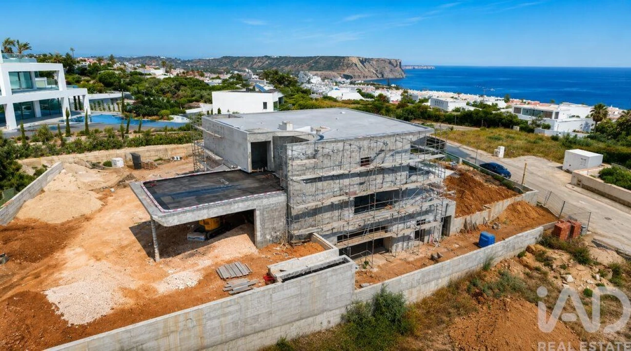 Moradia T4 para Venda em Luz Foto 3