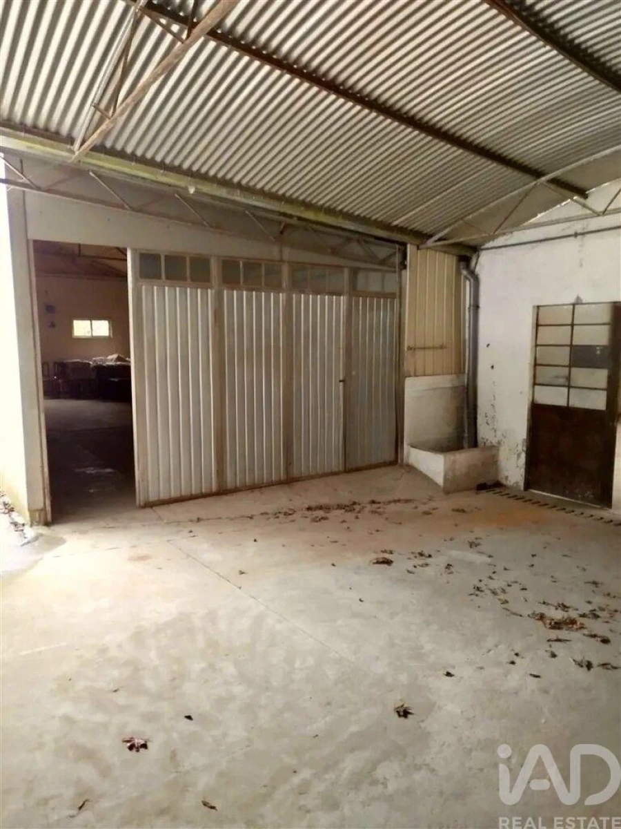 Armazém para Venda em São João da Madeira Foto 2