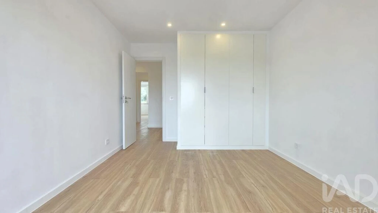 Apartamento T3 para Venda em Camarate, Unhos e Apelação Foto 10