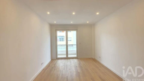 Apartamento T3 para Venda em Camarate, Unhos e Apelação