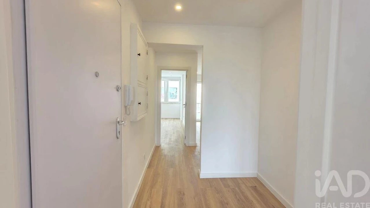 Apartamento T3 para Venda em Camarate, Unhos e Apelação Foto 7