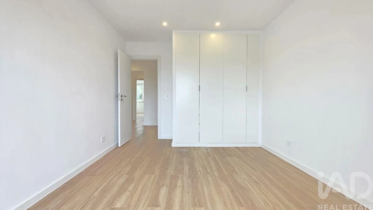 Apartamento T3 para Venda em Camarate, Unhos e Apelação Foto 9