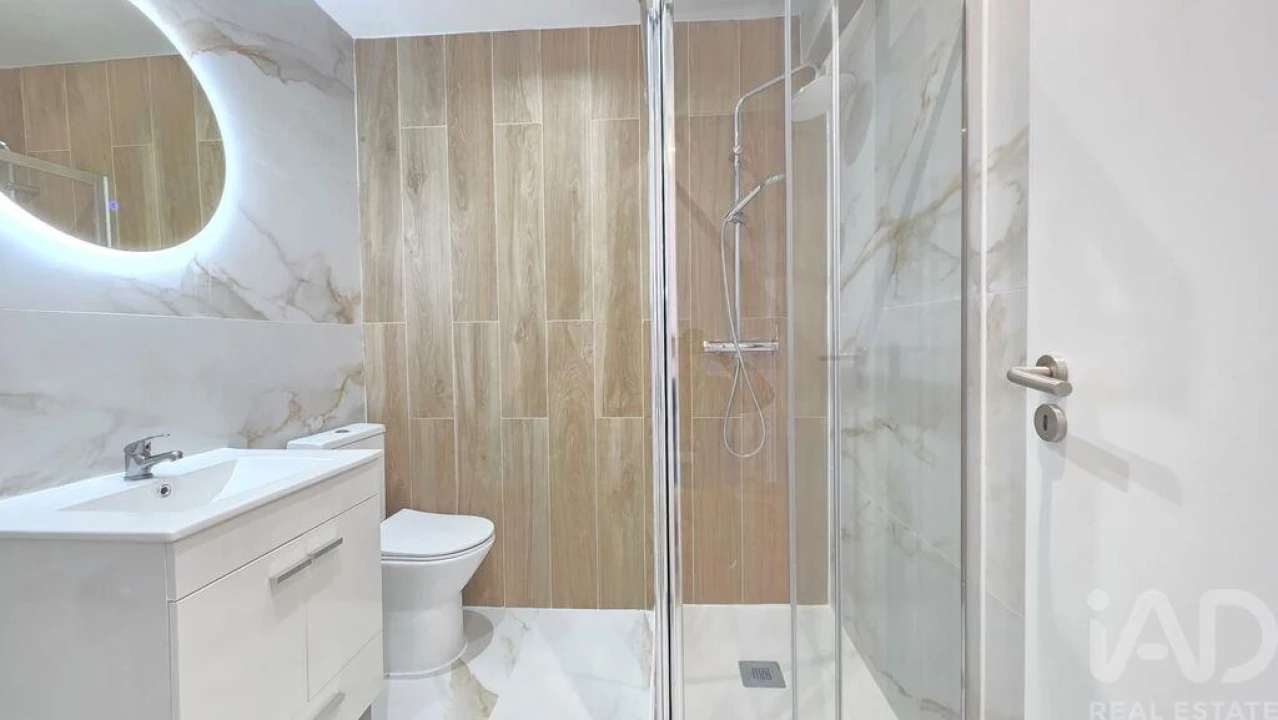 Apartamento T3 para Venda em Camarate, Unhos e Apelação Foto 4