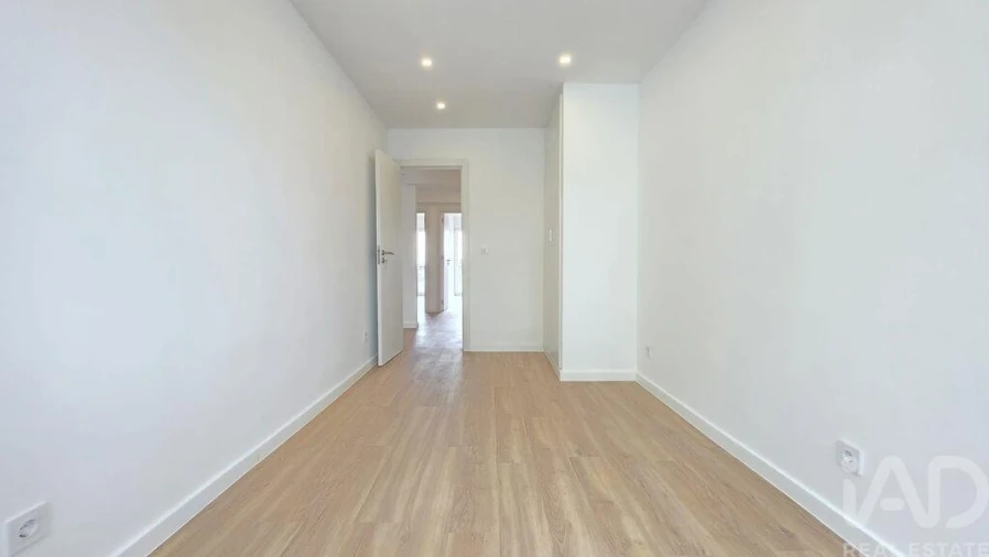 Apartamento T3 para Venda em Camarate, Unhos e Apelação Foto 3