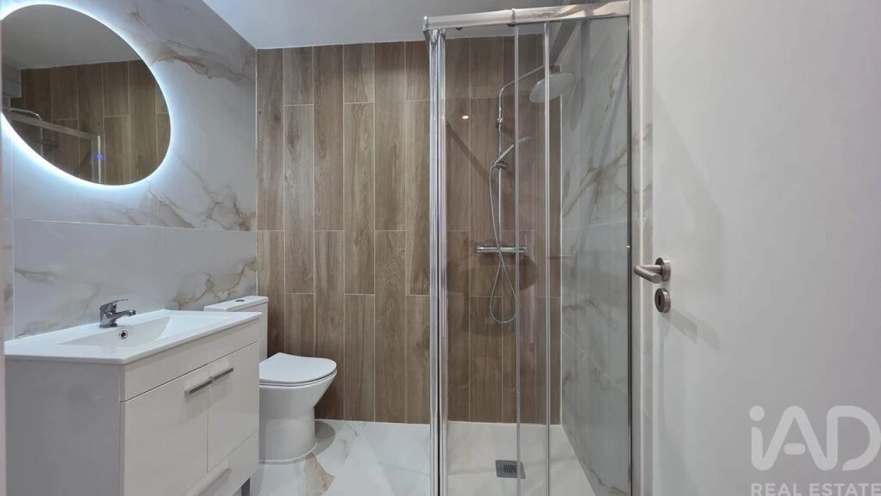 Apartamento T3 para Venda em Camarate, Unhos e Apelação Foto 14
