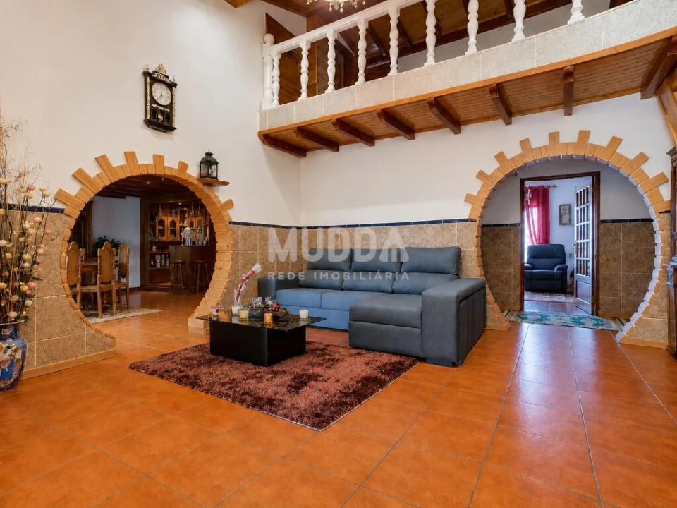 Moradia T4 para Venda em Travancas e Roriz Foto 1