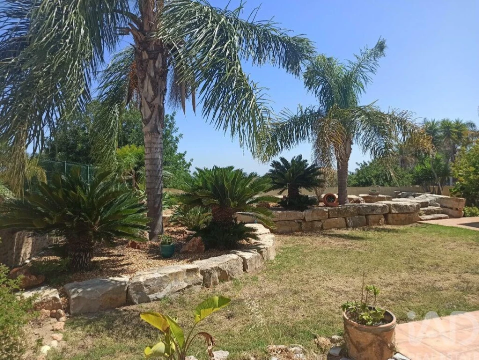 Moradia T5 para Venda em Quelfes Foto 4