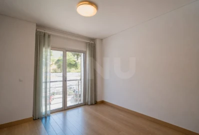Apartamento T4 para Venda em Nossa Senhora do Pópulo, Coto e São Gregório