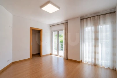 Apartamento T4 para Venda em Nossa Senhora do Pópulo, Coto e São Gregório
