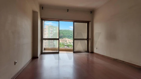 Apartamento T3 para Venda em Póvoa de Santo Adrião e Olival Basto