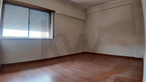 Apartamento T3 para Venda em Póvoa de Santo Adrião e Olival Basto