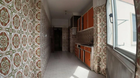 Apartamento T3 para Venda em Póvoa de Santo Adrião e Olival Basto