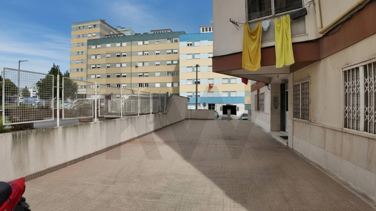 Apartamento T3 para Venda em Póvoa de Santo Adrião e Olival Basto Foto 18