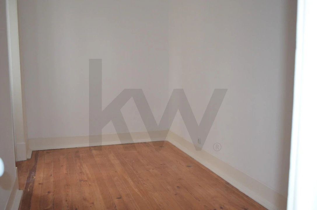 Apartamento T5 para Arrendamento em Avenidas Novas Foto 15
