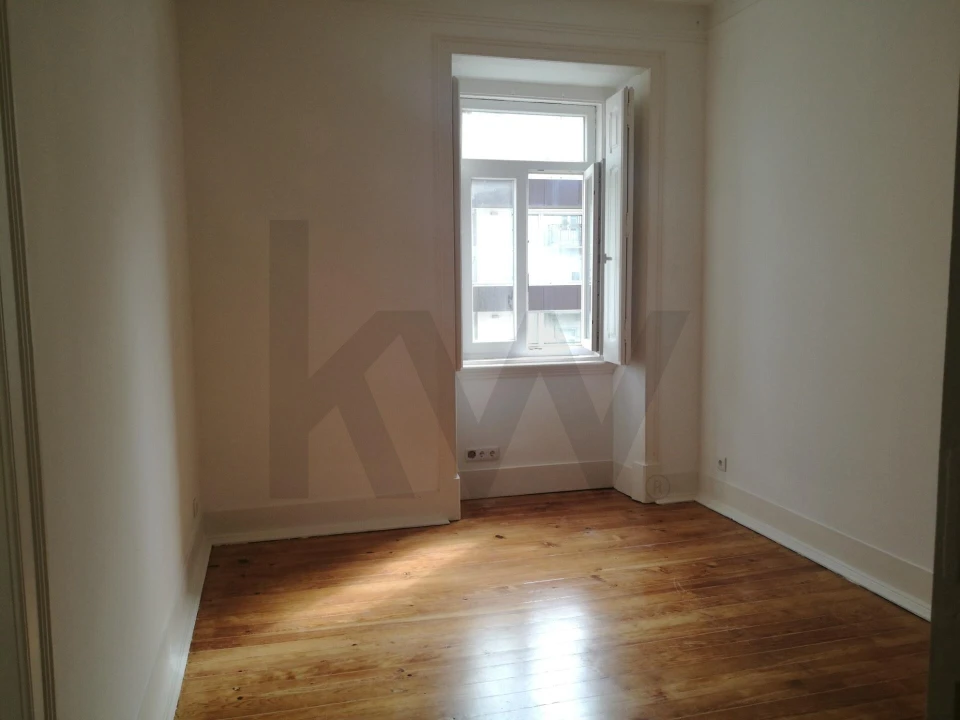 Apartamento T5 para Arrendamento em Avenidas Novas Foto 8