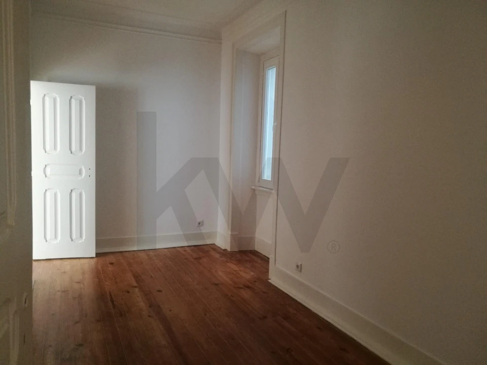 Apartamento T5 para Arrendamento em Avenidas Novas Foto 7