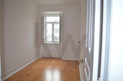 Apartamento T5 para Arrendamento em Avenidas Novas