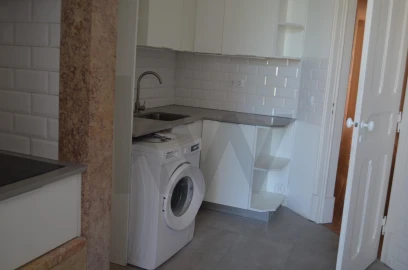 Apartamento T5 para Arrendamento em Avenidas Novas