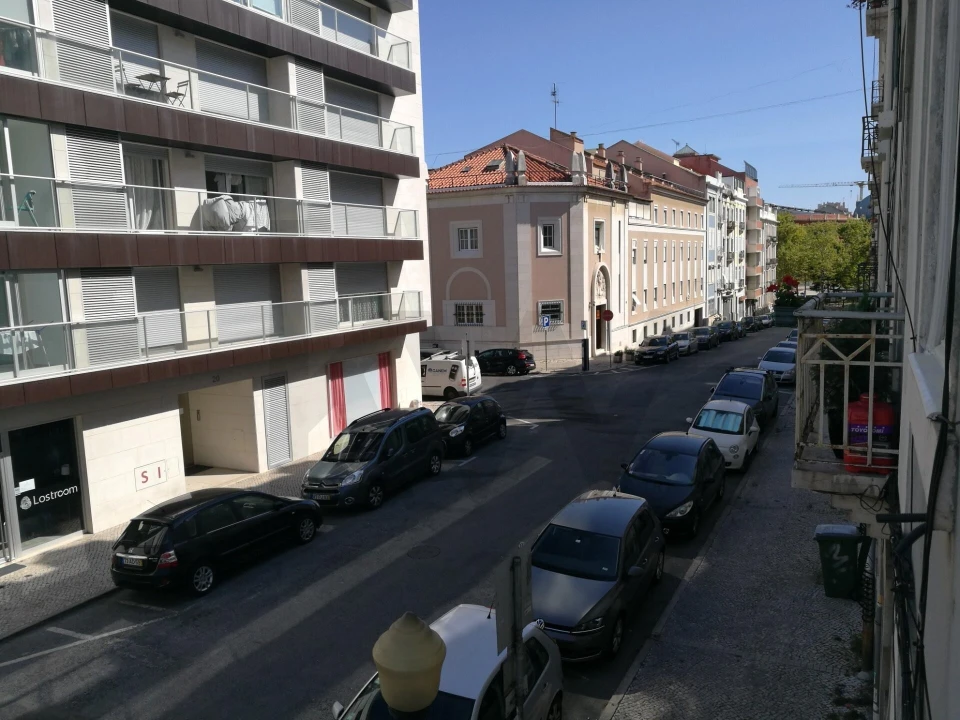 Apartamento T5 para Arrendamento em Avenidas Novas Foto 2