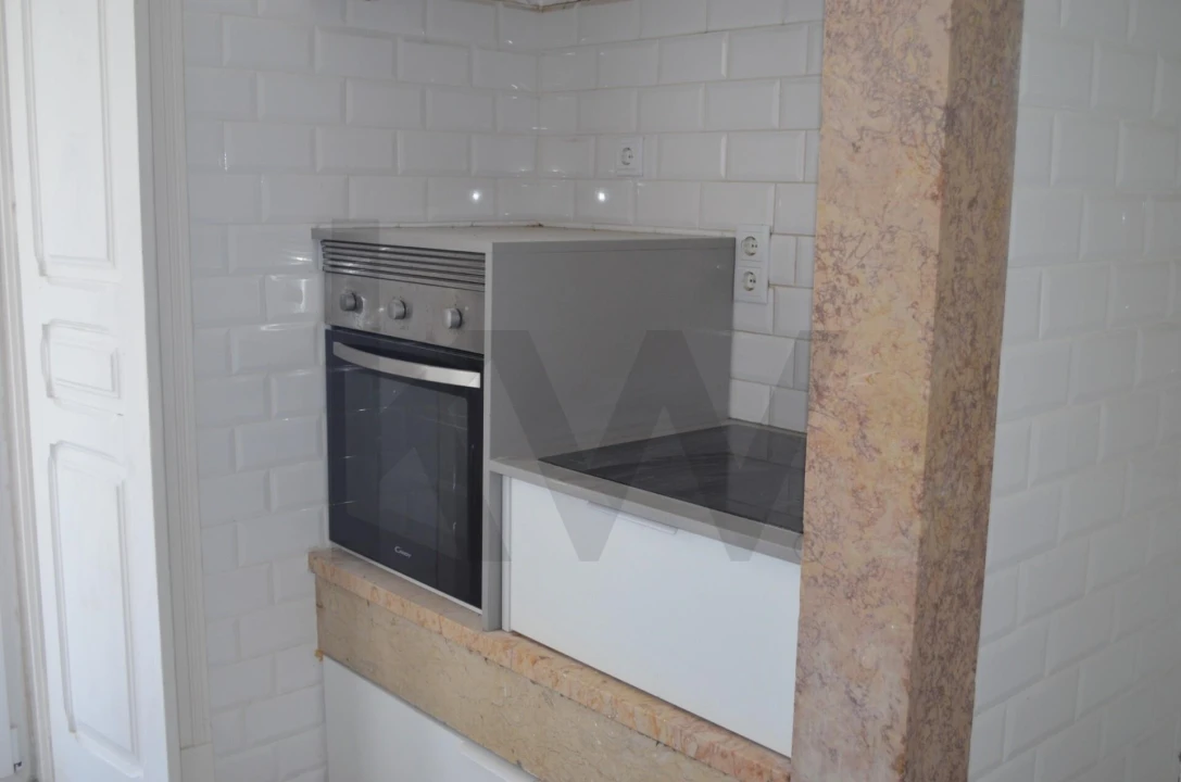 Apartamento T5 para Arrendamento em Avenidas Novas Foto 13