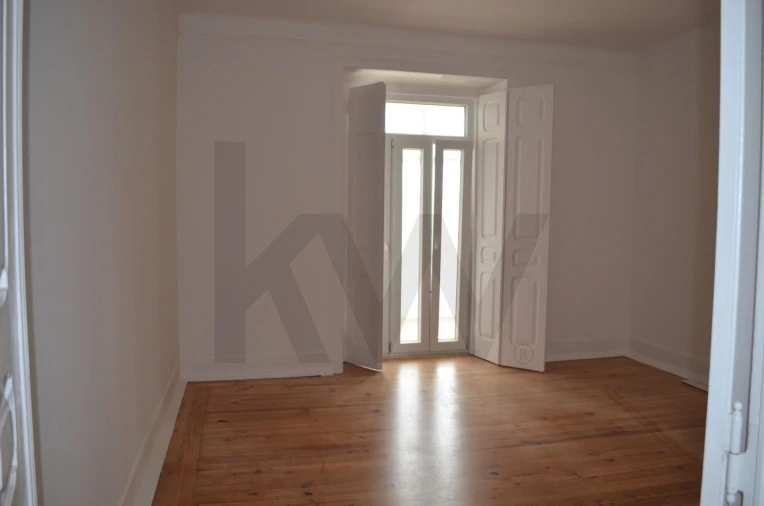 Apartamento T5 para Arrendamento em Avenidas Novas Foto 5