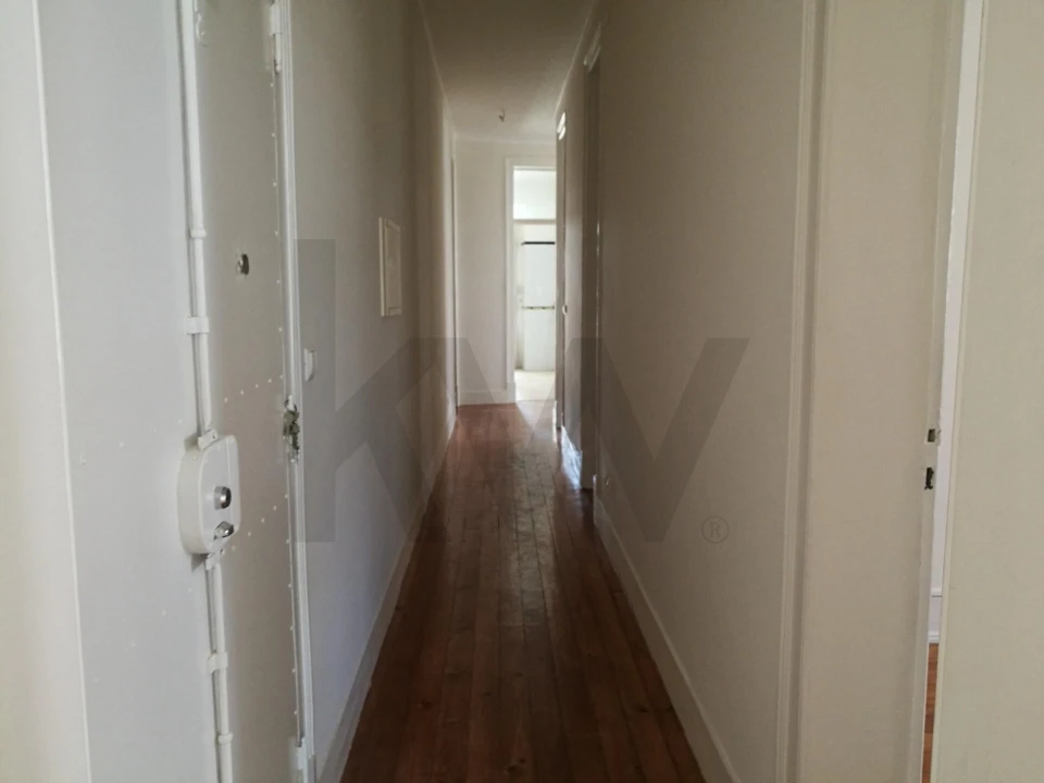Apartamento T5 para Arrendamento em Avenidas Novas Foto 4