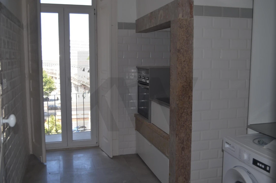 Apartamento T5 para Arrendamento em Avenidas Novas Foto 12