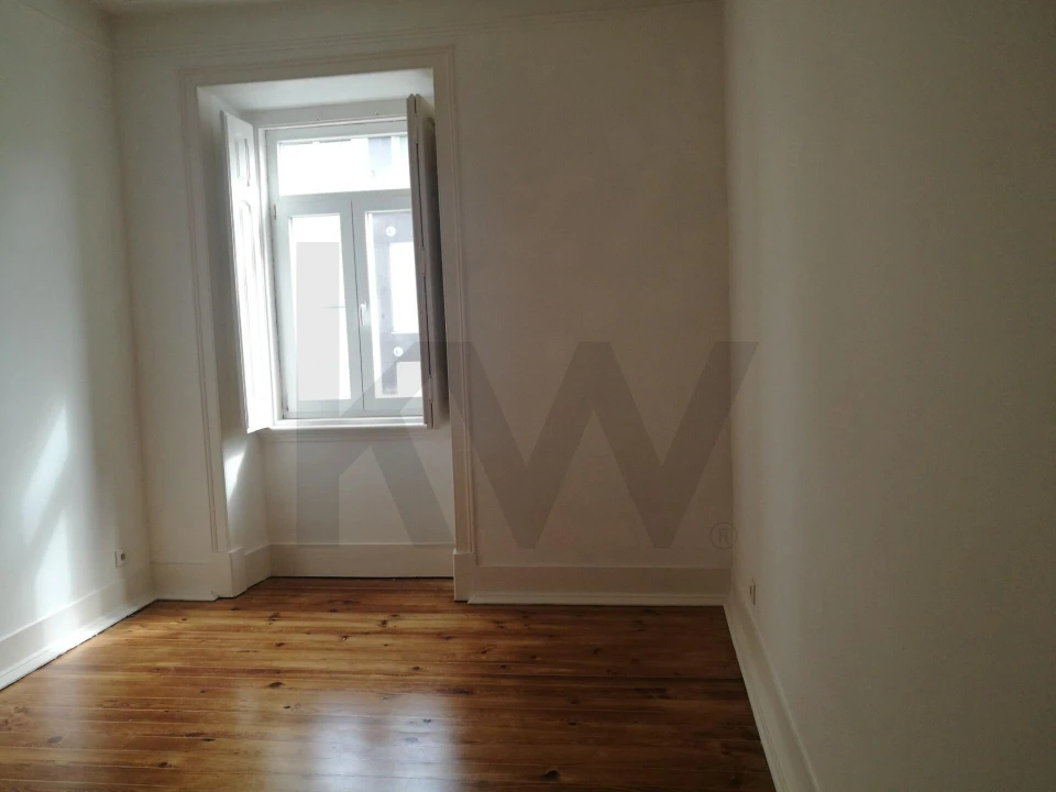 Apartamento T5 para Arrendamento em Avenidas Novas Foto 10