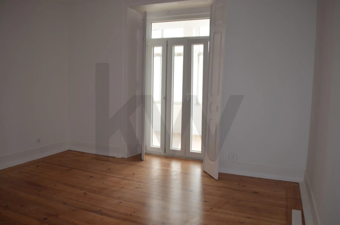 Apartamento T5 para Arrendamento em Avenidas Novas Foto 6