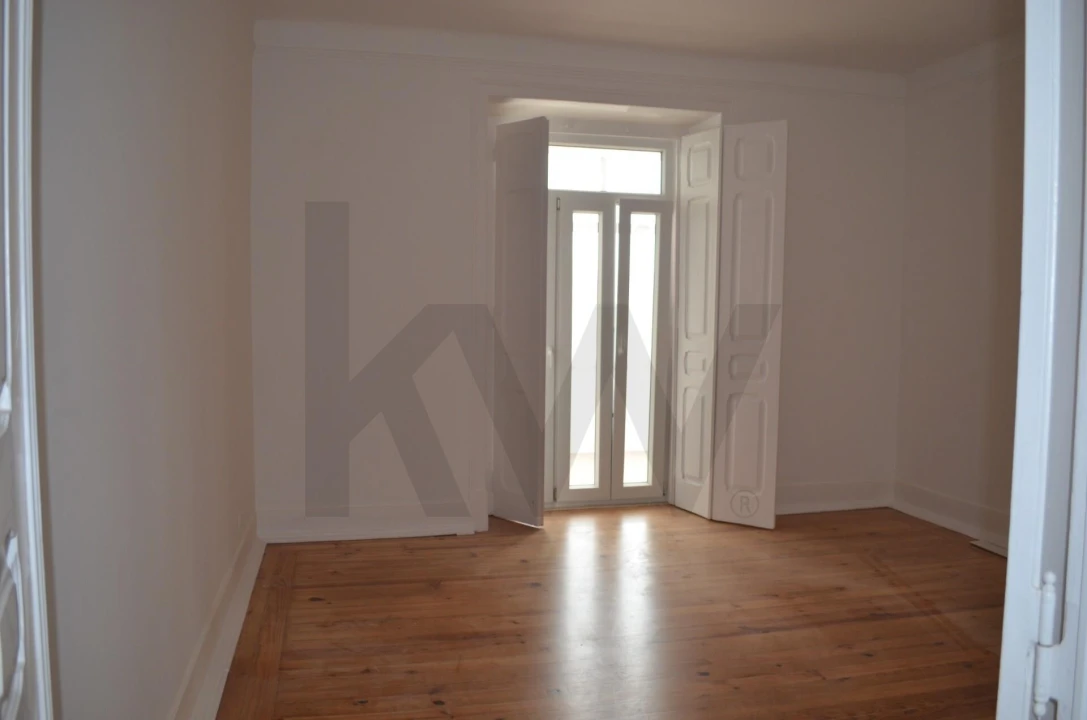 Apartamento T5 para Arrendamento em Avenidas Novas Foto 5