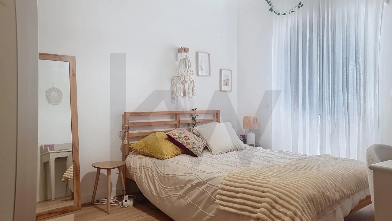 Apartamento T3 para Venda em Carcavelos e Parede Foto 6