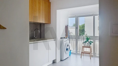Apartamento T3 para Venda em Carcavelos e Parede