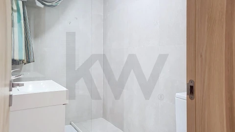 Apartamento T3 para Venda em Carcavelos e Parede
