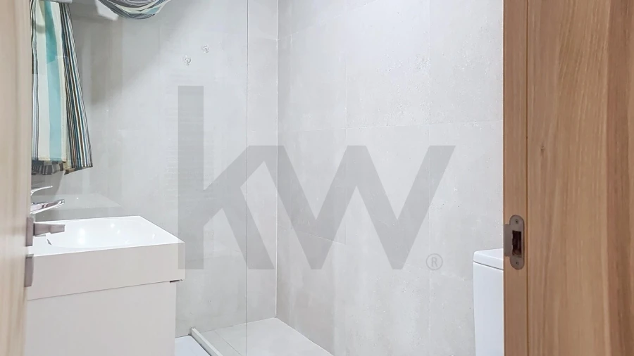 Apartamento T3 para Venda em Carcavelos e Parede Foto 5
