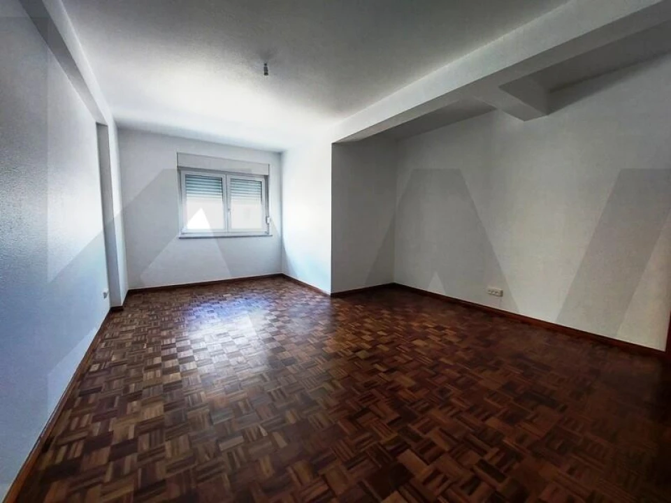 Apartamento T2 para Arrendamento em Mafra Foto 16