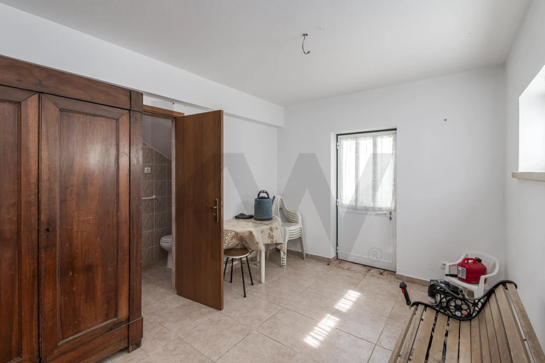 Moradia T5 para Venda em Tornada e Salir do Porto Foto 35