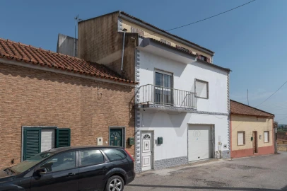Moradia T3 para Venda em Alcoentre