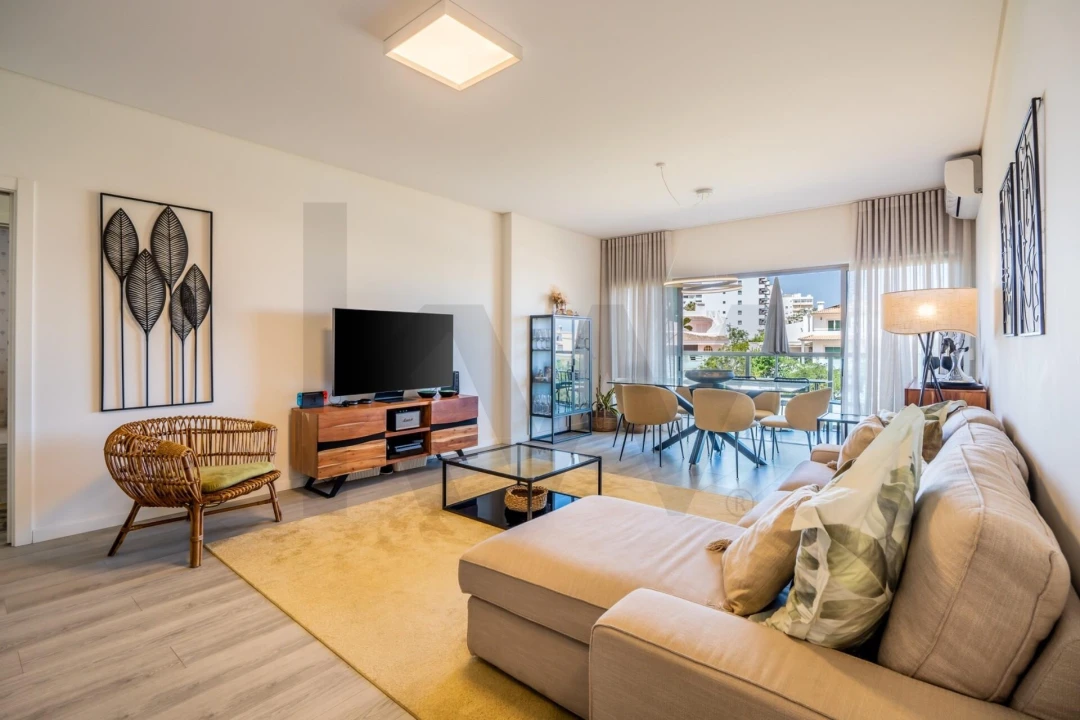 Apartamento T3 para Venda em Portimão Foto 2