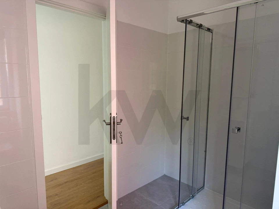 Apartamento T2 para Arrendamento em Penha de França Foto 12