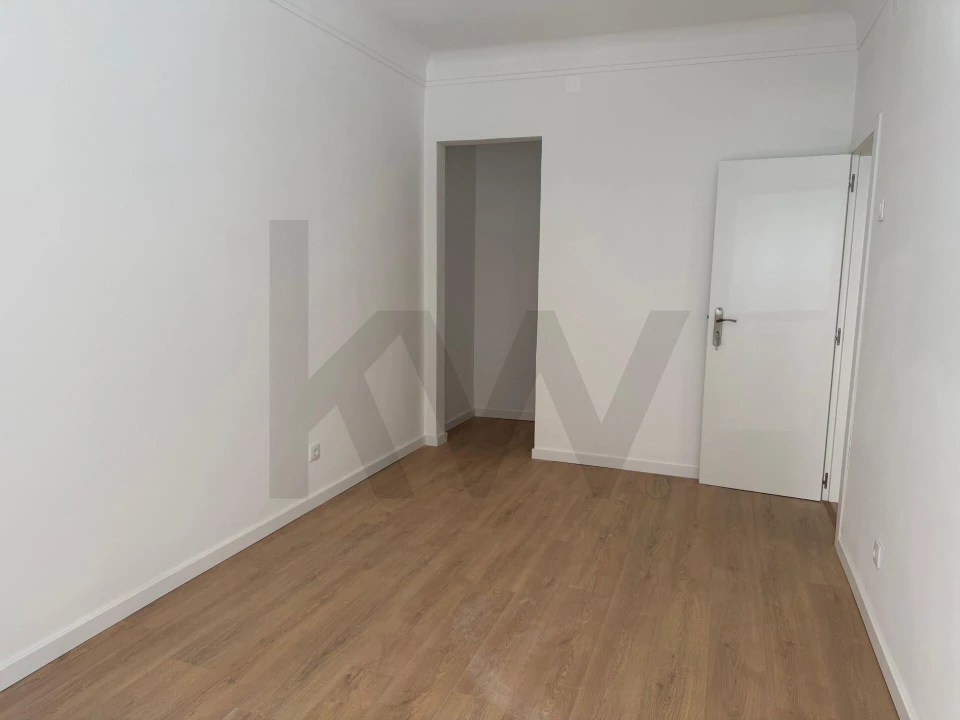 Apartamento T2 para Arrendamento em Penha de França Foto 25