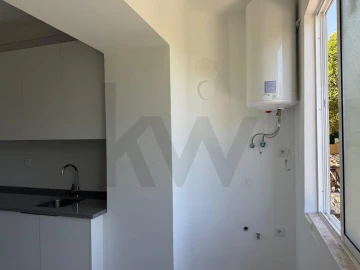 Apartamento T2 para Arrendamento em Penha de França