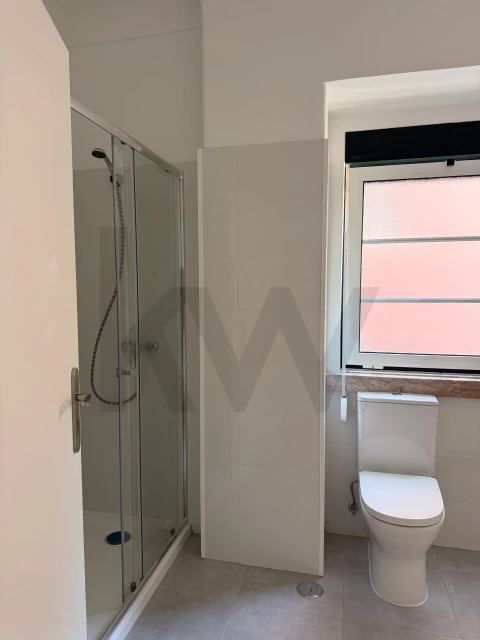 Apartamento T2 para Arrendamento em Penha de França