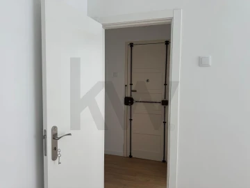 Apartamento T2 para Arrendamento em Penha de França