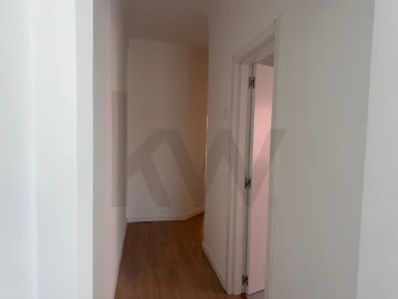 Apartamento T2 para Arrendamento em Penha de França