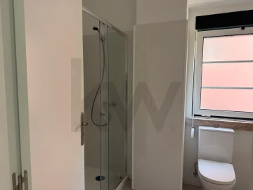 Apartamento T2 para Arrendamento em Penha de França