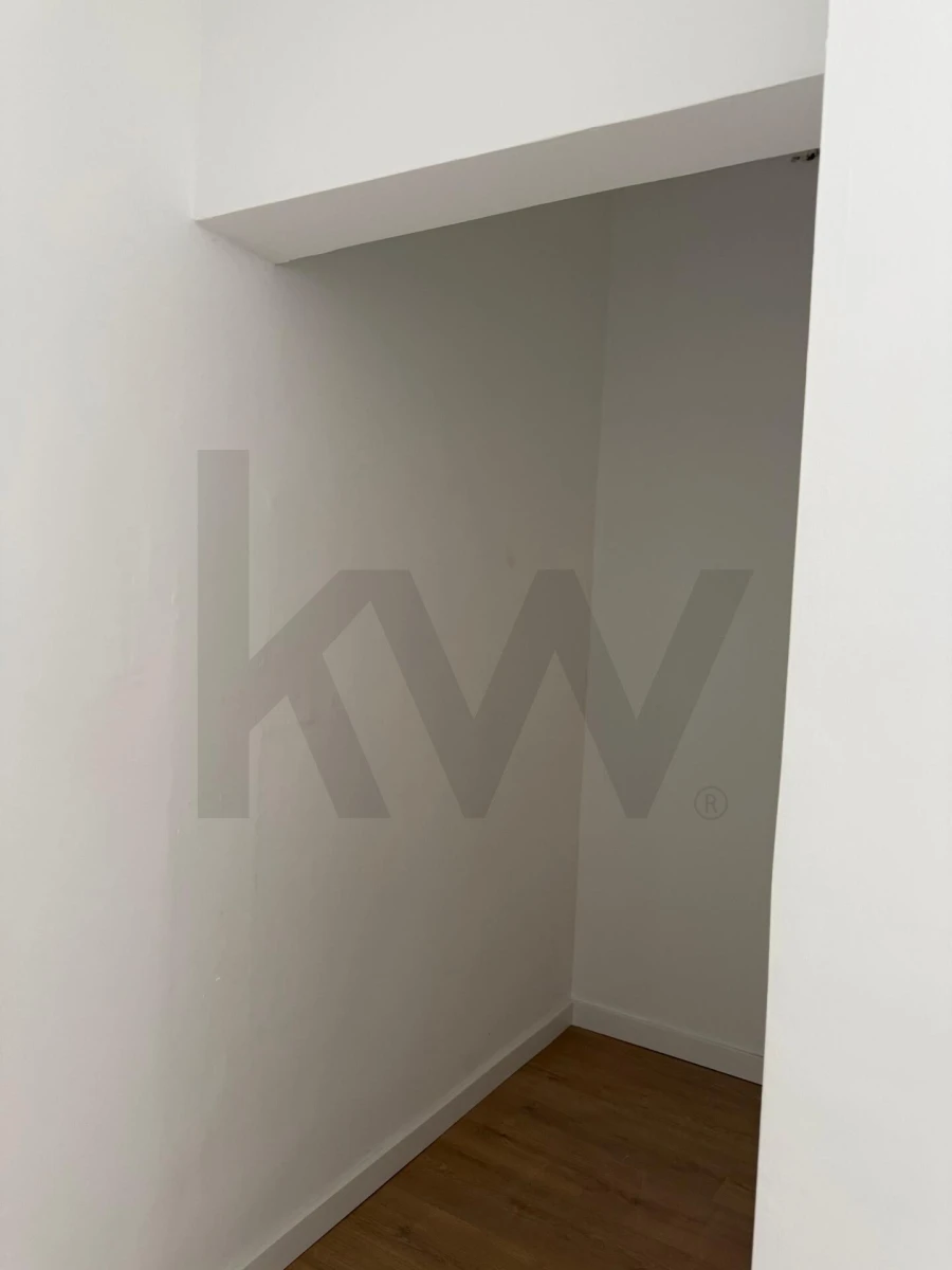 Apartamento T2 para Arrendamento em Penha de França Foto 26
