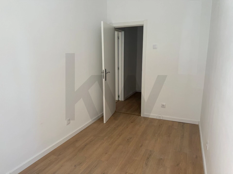 Apartamento T2 para Arrendamento em Penha de França Foto 30