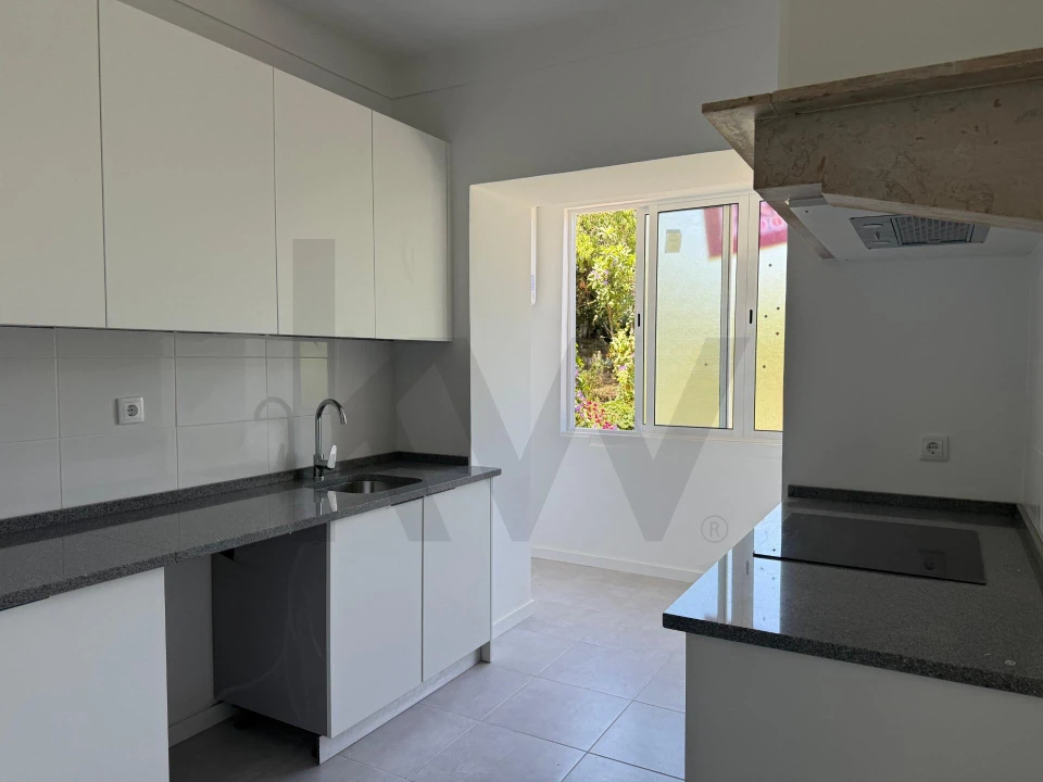 Apartamento T2 para Arrendamento em Penha de França Foto 4
