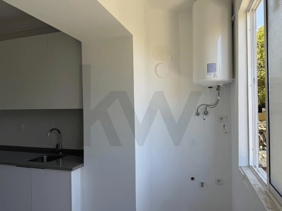Apartamento T2 para Arrendamento em Penha de França Foto 5