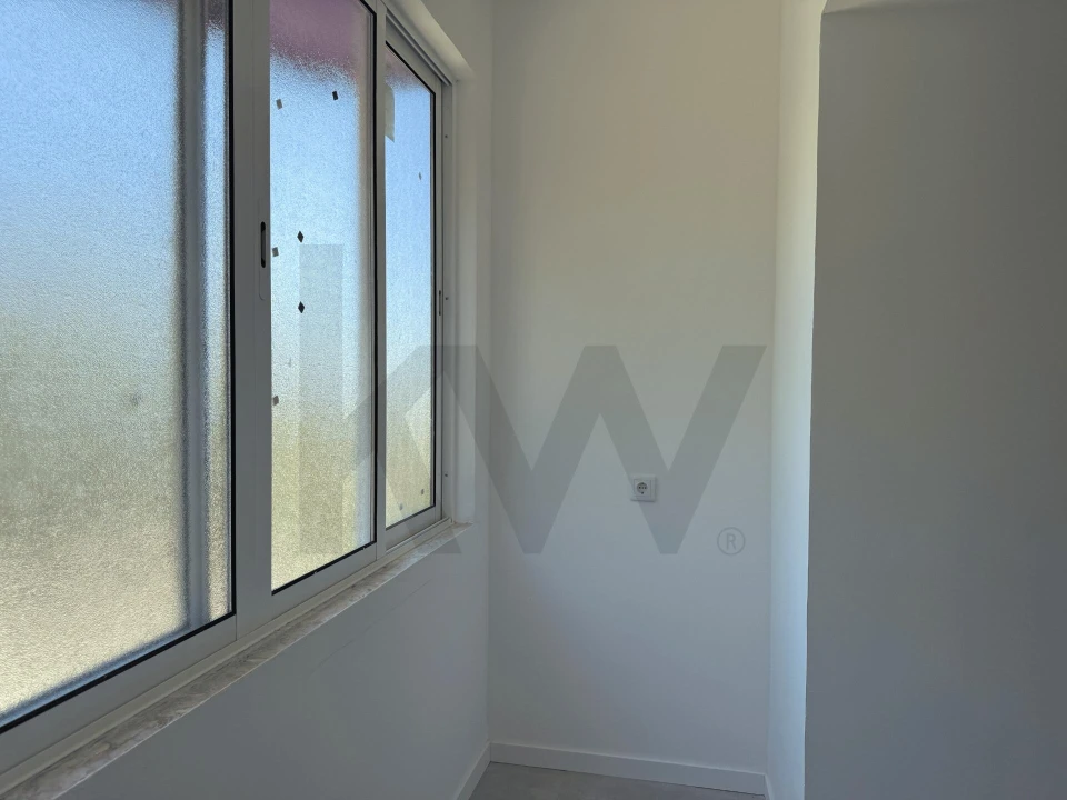 Apartamento T2 para Arrendamento em Penha de França Foto 8